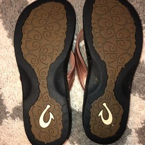 Olukai rose gold sandals
